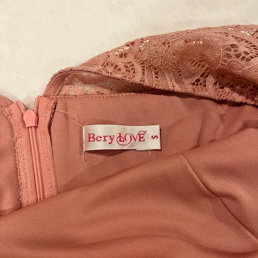 BeryLove Blush Pink Lace Cocktail Dress - Size Small - Picture 7 of 9